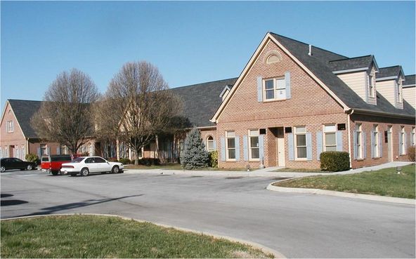 McGhee Tyson Office Plaza: 269 Cusick Rd./186 Airport Plaza, Alcoa, TN 37701